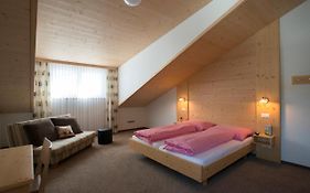 Waldgasthaus Lehmen  2*